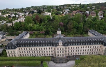 De la Manufacture royale de porcelaine à France Education international en passant par l'École normale supérieure de jeunes filles