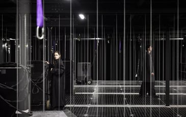 Cinq Fantômes des Amandiers, Déambulation