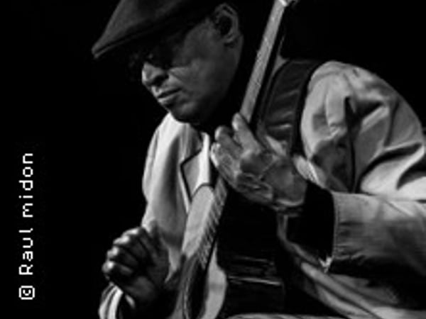 Raul Midon, Solo