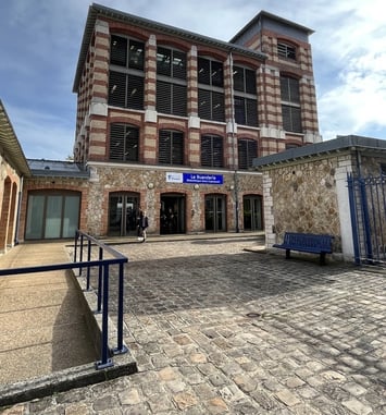 Visite guidée de la Buanderie, Médiathèque
