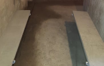 Visite d'un abri anti-aérien de la Seconde Guerre mondiale