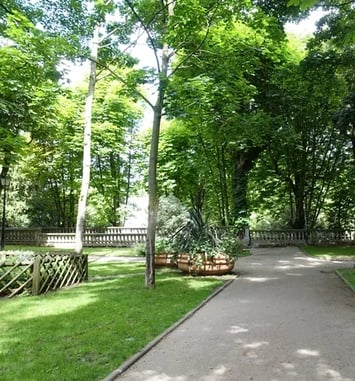 Rallye dans le parc Jean-Paul II et le square de l'Abbé Derry