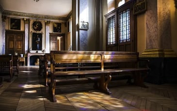 Impro-tableau : visites originales et décalées de la résidence avec des comédiens