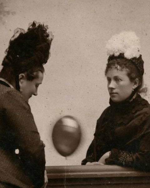 L’œil dans le miroir